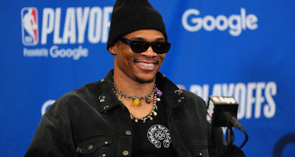 随着新赛季, 这样的合同 随着新赛季, 这样的合同